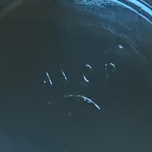 Vintage Avon glass trinket box/urn - Picture 8 of 9